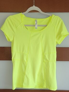 Lime Yellow Active Scoop Neck Top - Brand: Vasana Size Medium